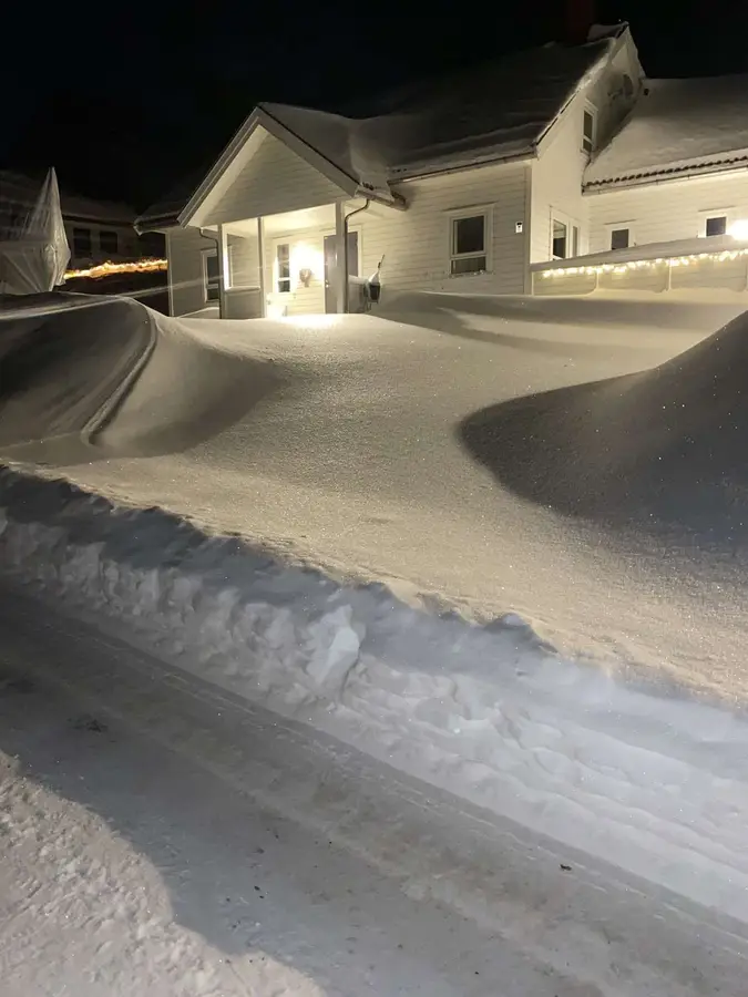 Gårdsplass etter snømåking, Føynland